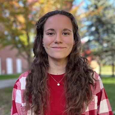 Headshot of Admissions Student Ambassador, Bridget